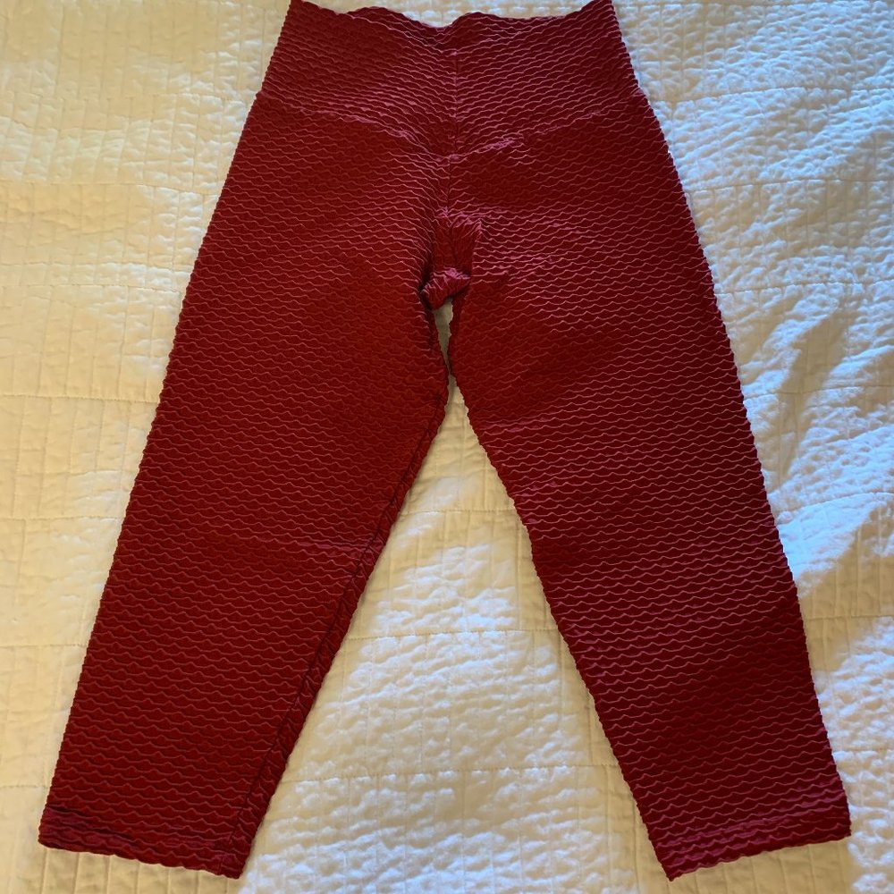 Two pairs of un-used leggings